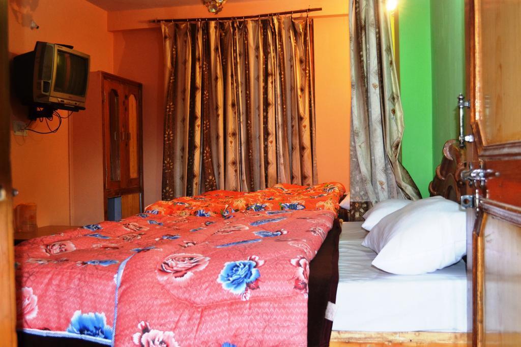 Kunal Hotel & Cottages Manāli Exteriör bild